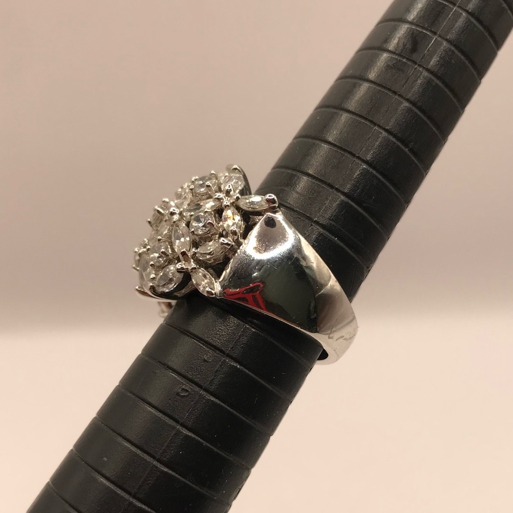 Silver-Tone & Glass Rhinestones Cocktail Ring - Picture 6 of 8